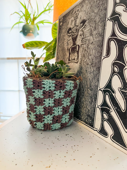 Checkered Plant Holder